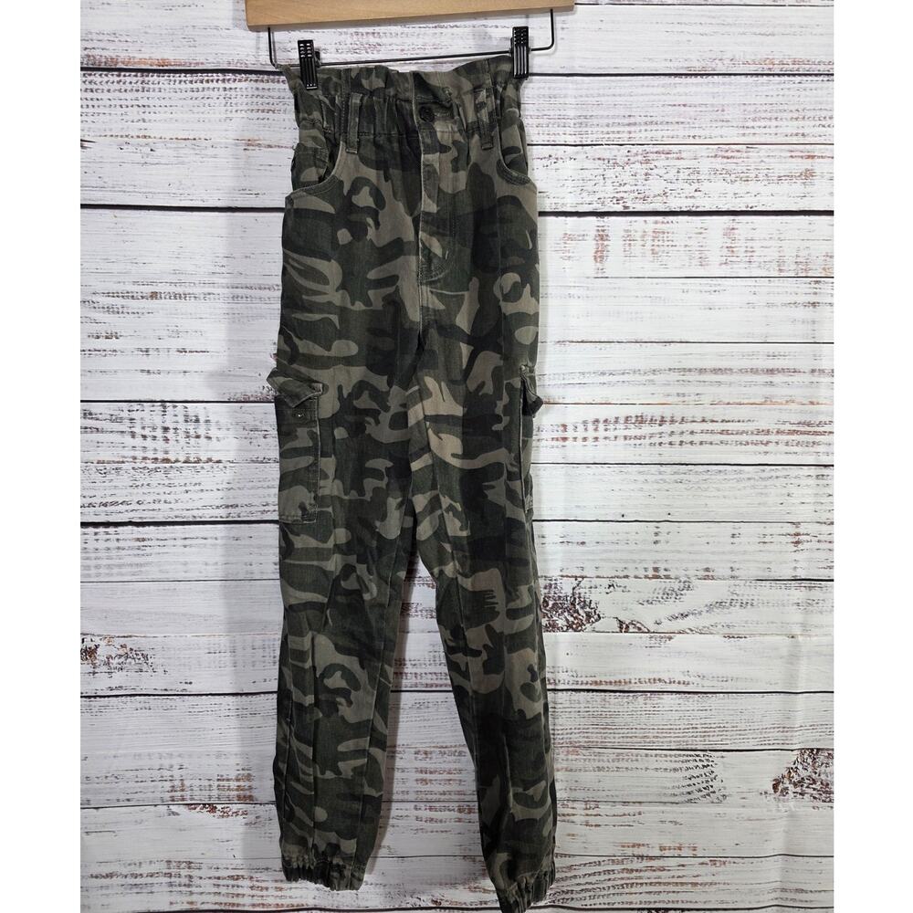 KanCan Women's Camo Cargo Jogger Pants size small